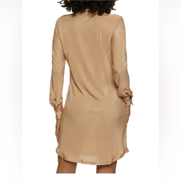 Women’s Top- Medium (champagne) - Picture 4 of 5